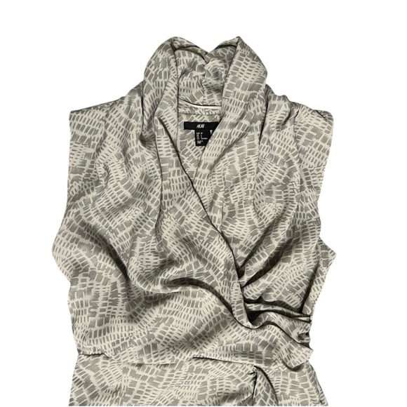 H&M Gray Abstract Print Cinched Waist Wrap Midi Dress Size 6 - Picture 2 of 6